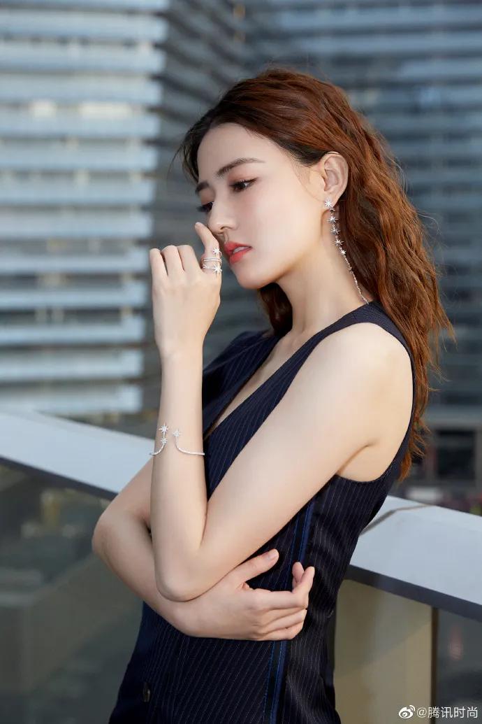 可盐可甜的百变女孩徐璐