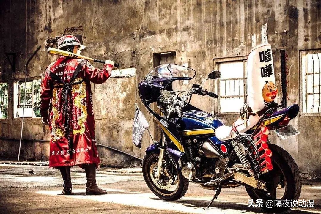 时隔20年，日本00后又再度穿起“泡泡袜”！它曾是涩谷辣妹的最爱