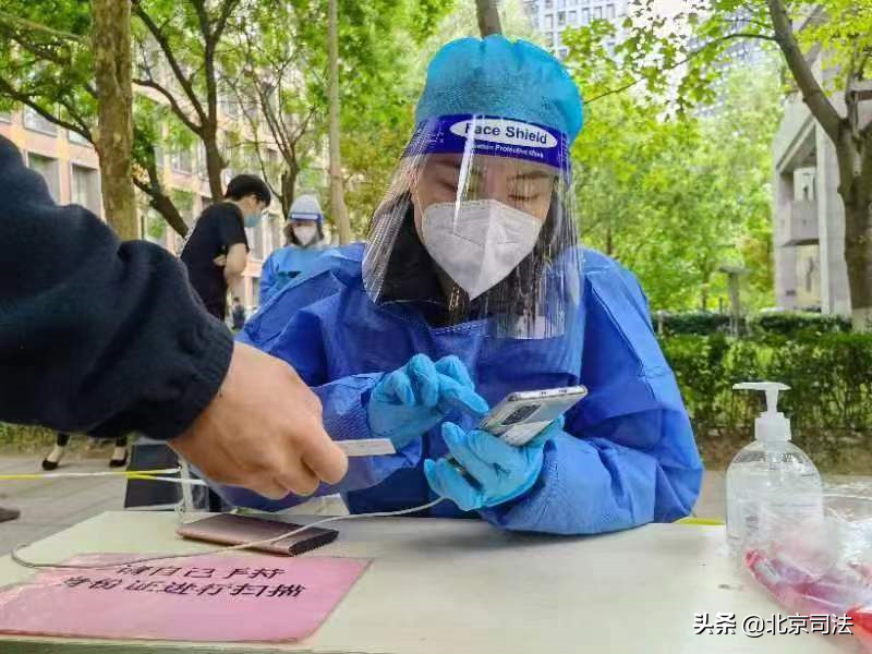 战疫路上的“超人妈妈”