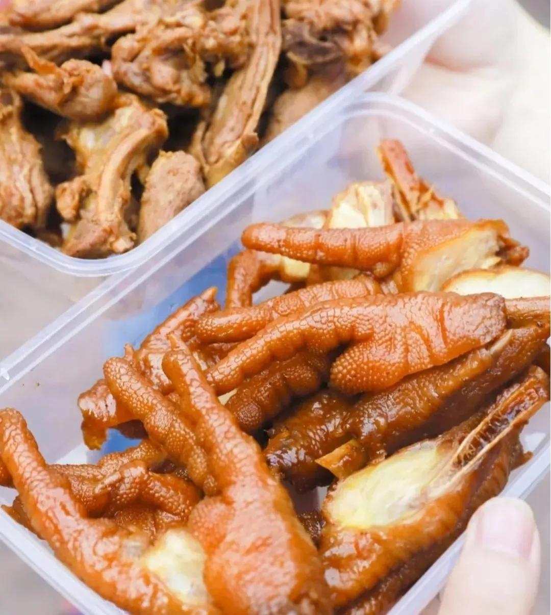 来南安,一定要来一份新鲜正宗的洪濑鸡爪,推荐南安中山街的贻庆鸡爪店