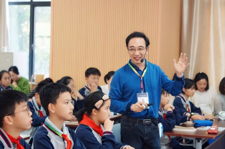 公立初中和私立初中哪个更好，入学三年，才发现差距不是一星半点