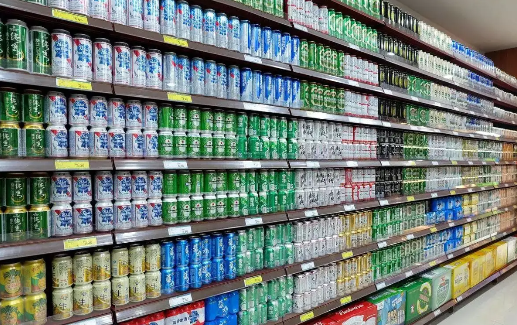 一天狂卖260万瓶！同是工业啤酒，乌苏为何热销？网友：不是啤水