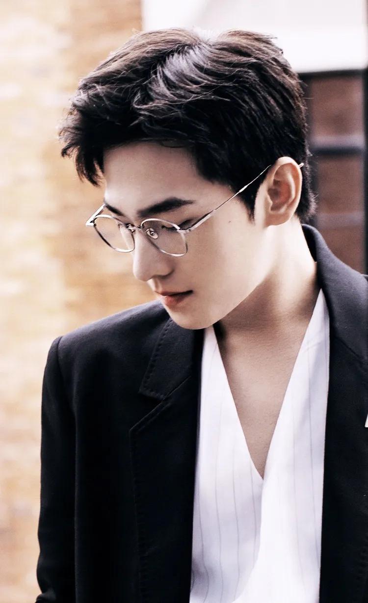 杨洋 帅哥 明星 爱豆 演员 高清 手机壁纸