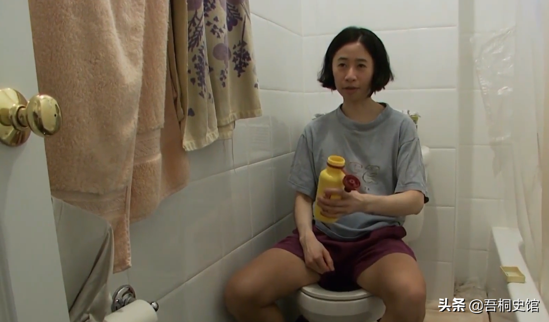 纽约大姐一条裤子连穿13年，上厕所从不用纸，13年后省出了一套房