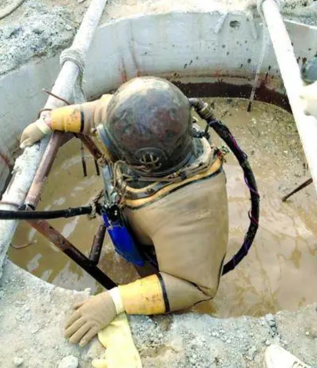 第一名来了,工地水鬼.