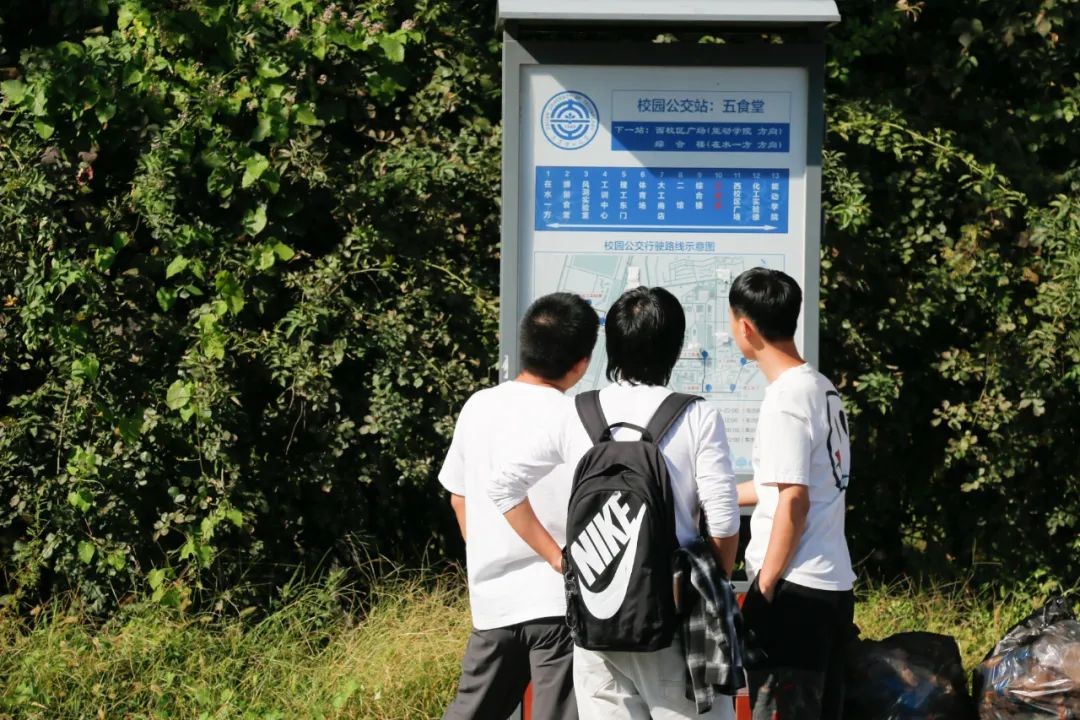 “面朝”大海，坐拥网红咖啡馆！大连一高校“精致生活”曝光，网友：太羡慕！