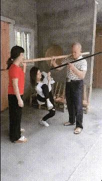 女朋友出差了，说去了上海出差，还给我发来了一张这样的照片