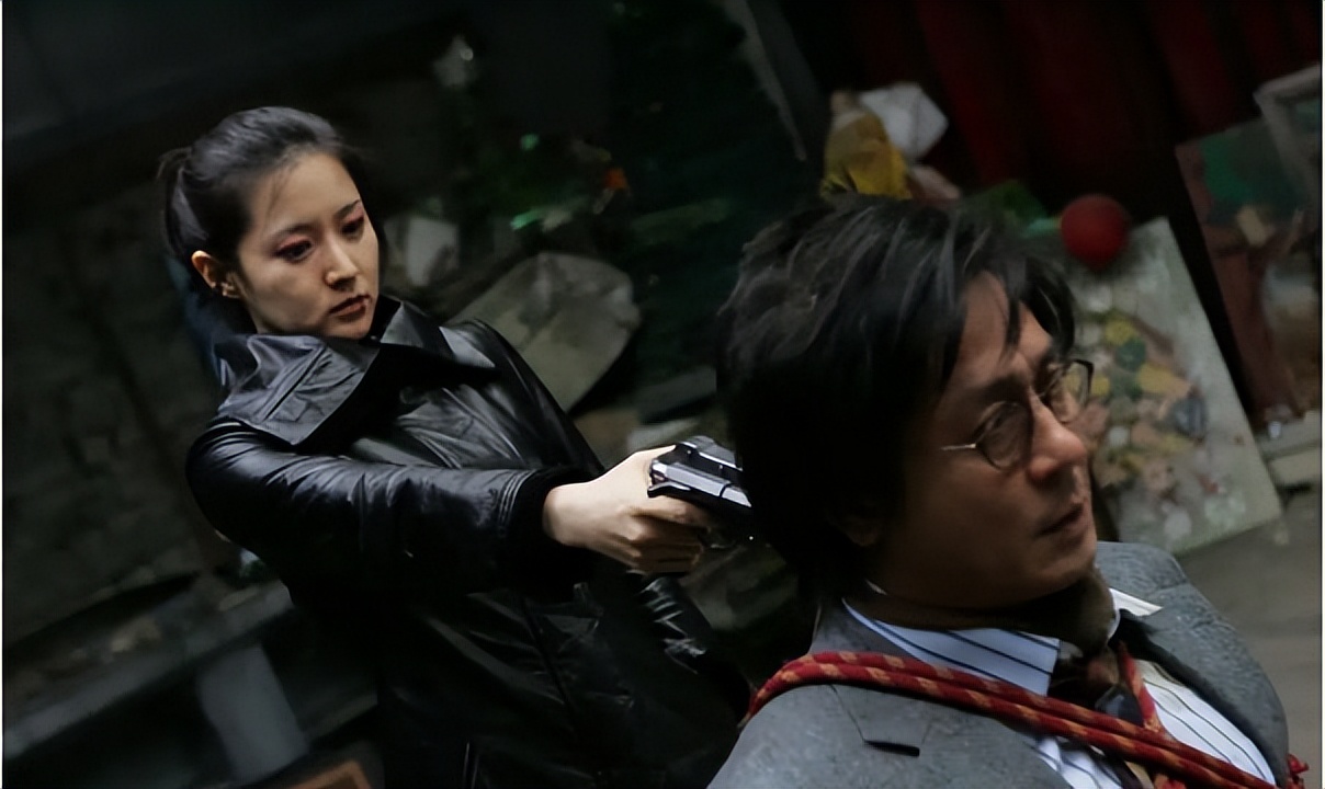 “大长今”李英爱：38岁嫁大丈夫，40岁生龙凤胎，事业家庭双丰收