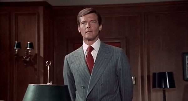 从被淘汰到被选中的罗杰·摩尔，为何拍摄007系列从不连签？