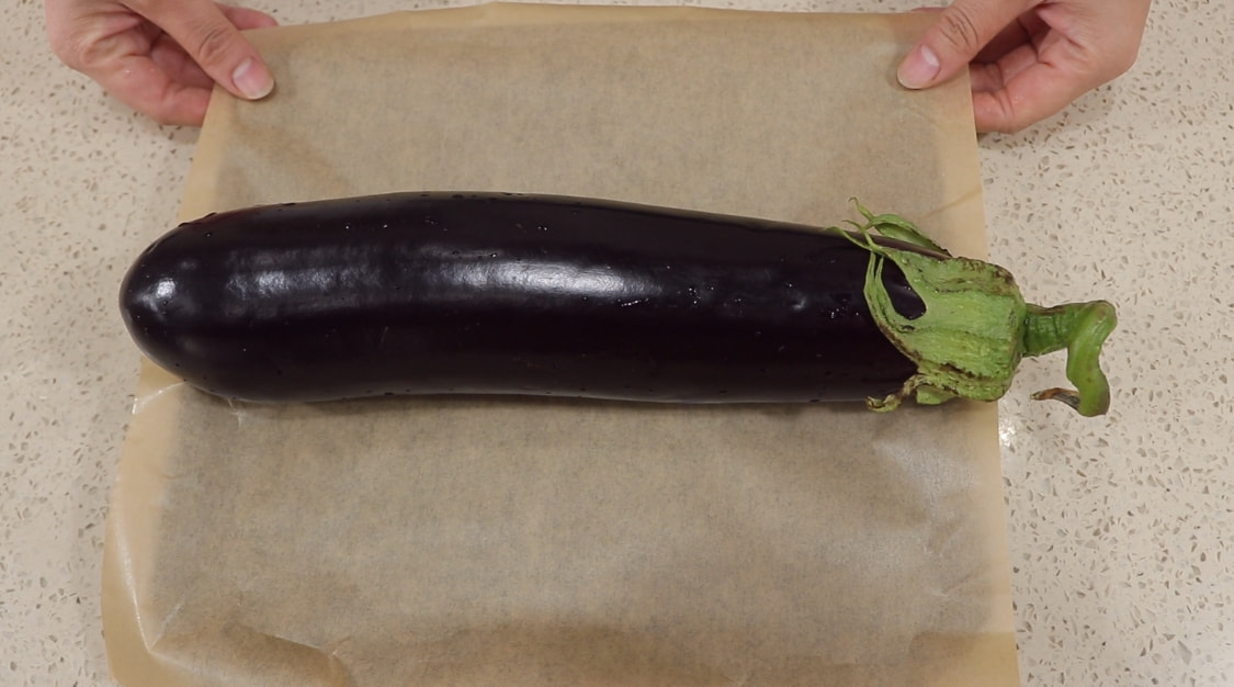 冬天里茄子还能这样吃，往里面打入一个鸡蛋，真香！别不懂吃
