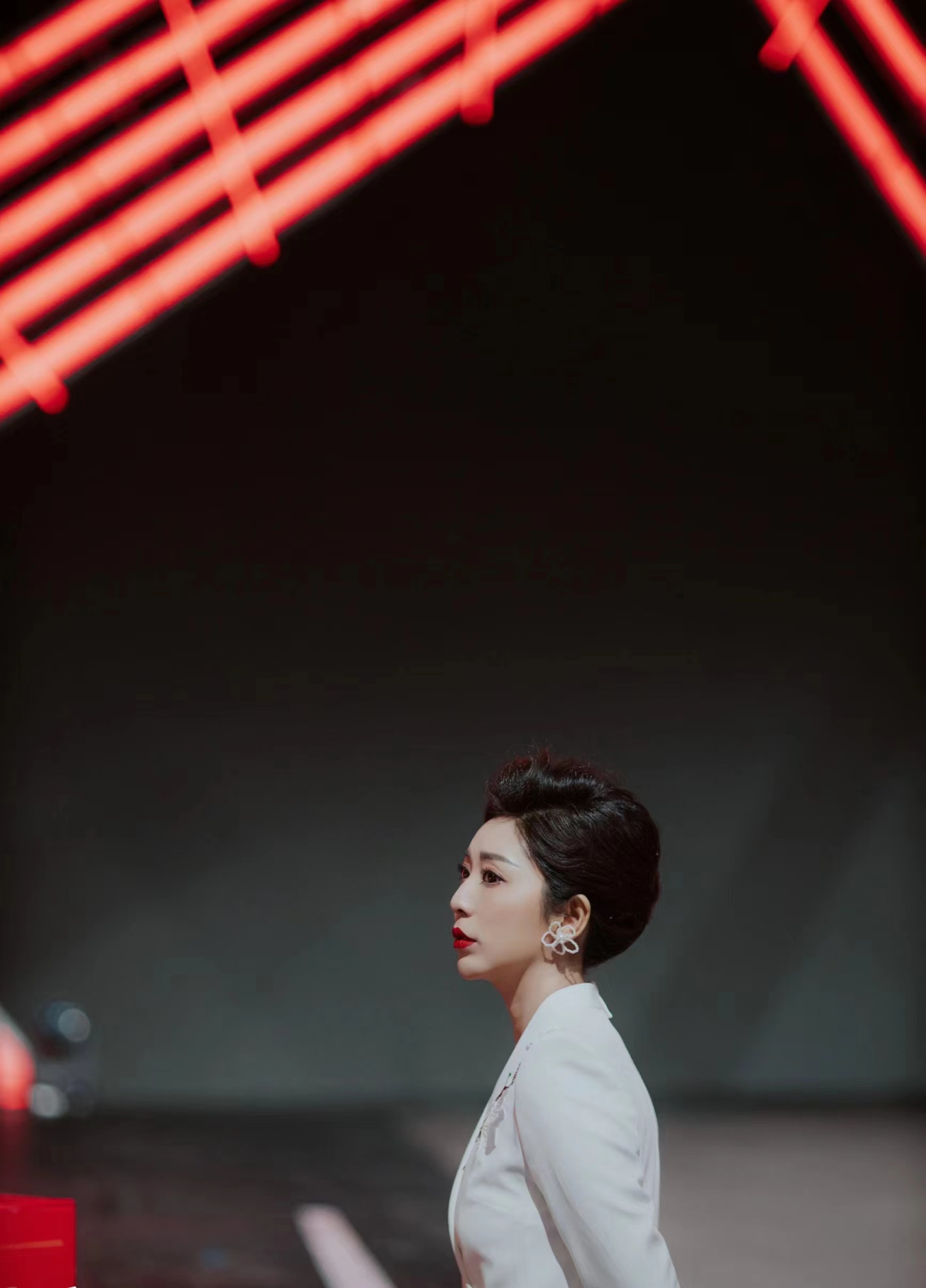 从新闻主播到总导演，她负责的大赛火爆荧屏，主持人都爱看......