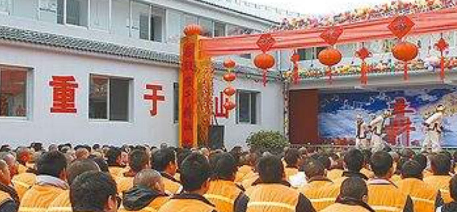 2003年，湖北一信用社老会计毒害8人，日记本上还写着15个仇人