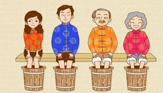 热水泡脚虽舒服，大夫：以下6类人不建议泡脚，泡脚反而会伤身体