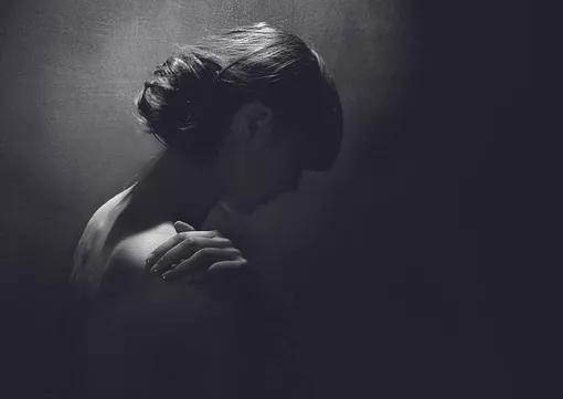 推荐几首超悲伤的歌曲