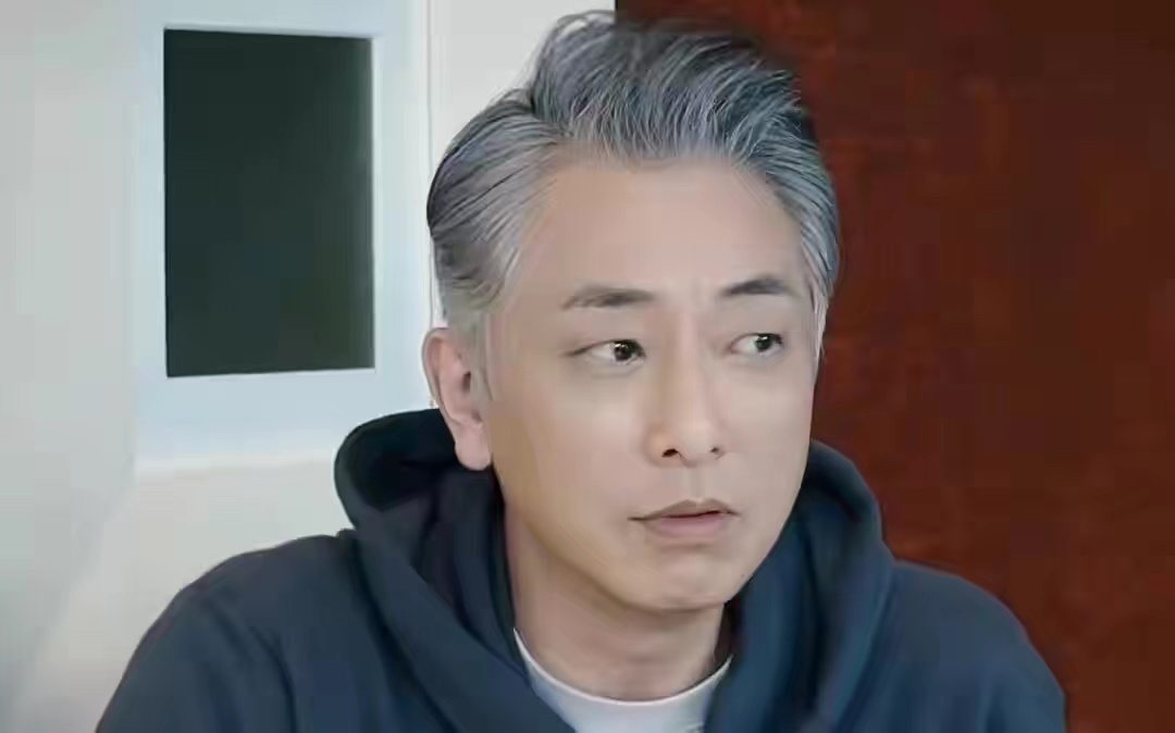 54岁港星转行做自媒体，拍2个视频涨3个粉丝，曾想考牌当保安