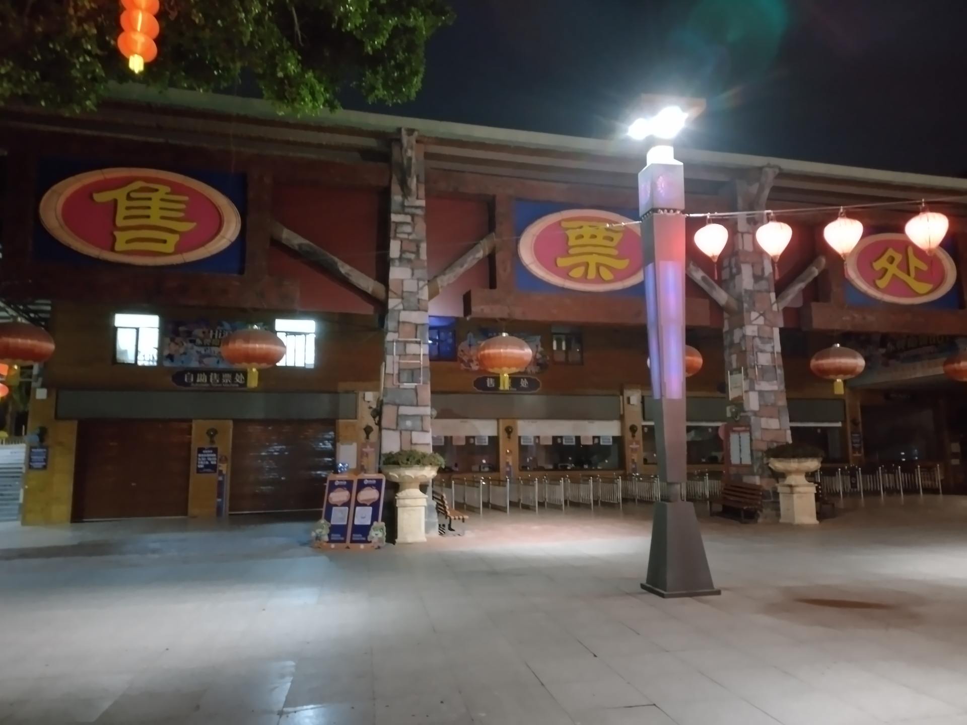 1.5米摔不烂水浸不坏的三防手机，热成像夜视，关键时刻能保命