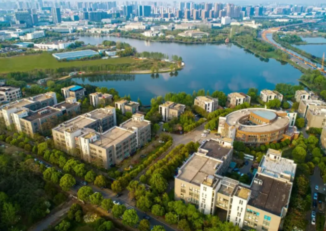 这所985大学太“豪横”，光地铁站就有5个，报考的学生有眼光