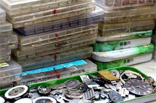 考上大学不去上，拿着3元闯深圳，收破烂年赚400万元，他咋干的？