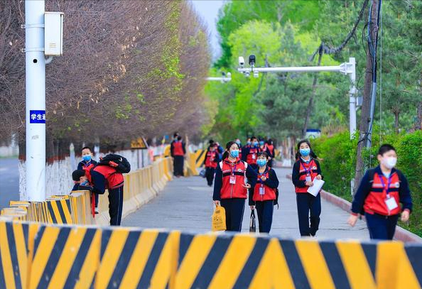 江西当地教育局宣布，大中小学寒假时间确定，家长却“欲哭无泪”