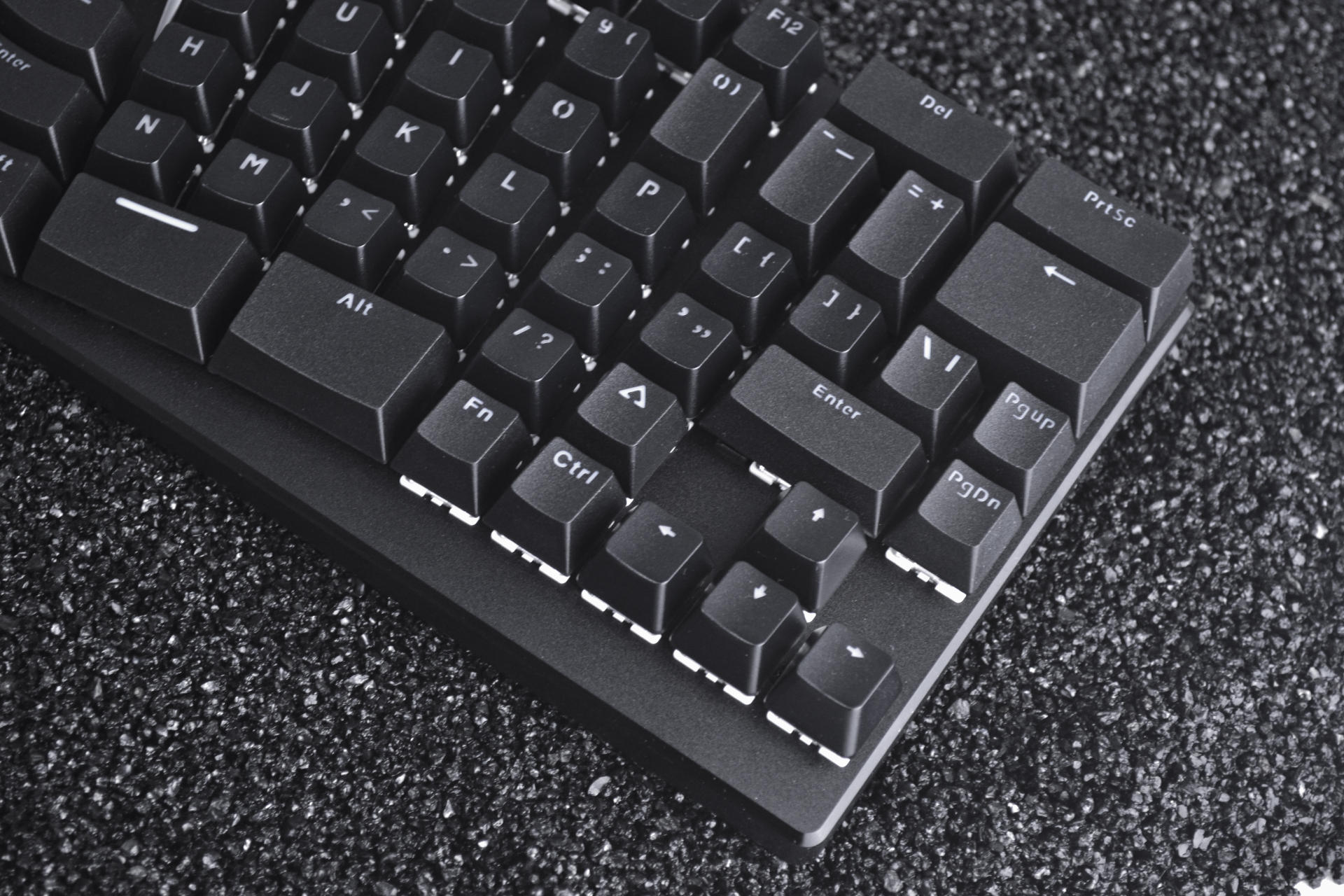 颠覆传统习惯 X-BOWS人体工学机械键盘 缓解你腕关节的痛