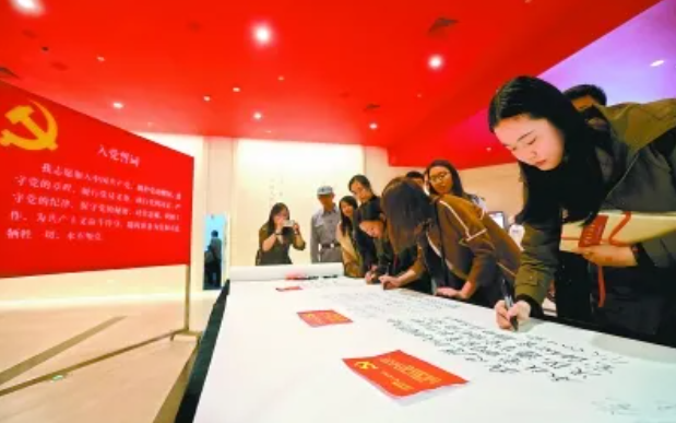 大学入党命运掌握在谁手里，辅导员还是党支部书记？学生早做准备