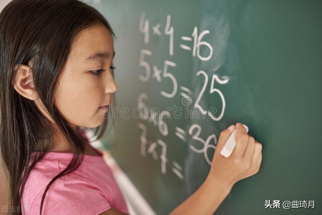 四年级的女儿，期中考试考了78分，我真心地表扬了她