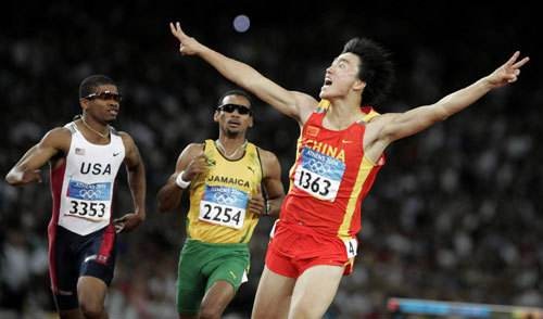 “飞人”刘翔跌落神坛？从名扬世界到退赛被骂，他都经历了什么？