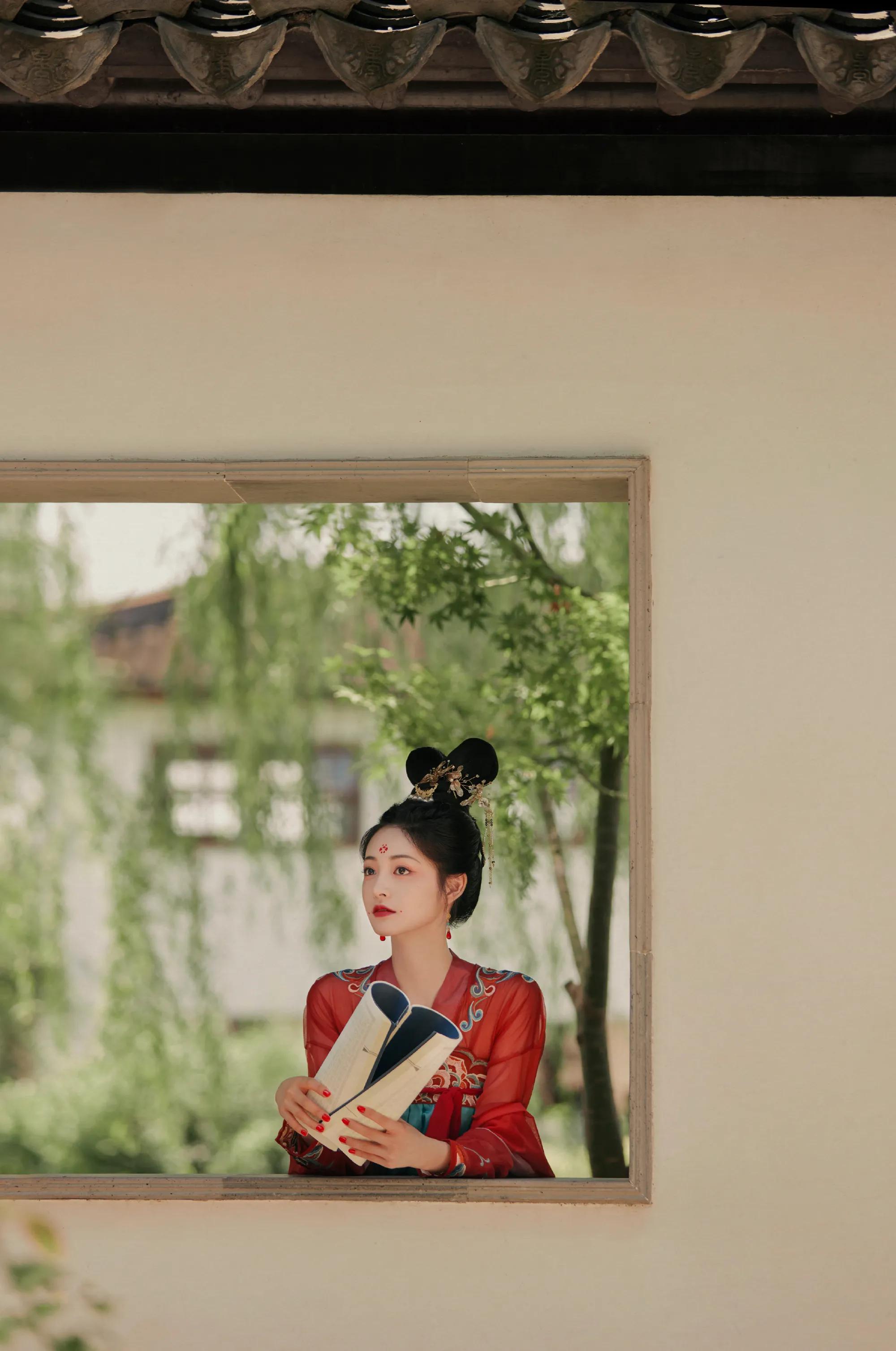 周洁琼古风大片