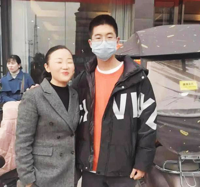 孙妈妈透露孙卓期末成绩，英语只有40分，孙卓：和山东那边不一样