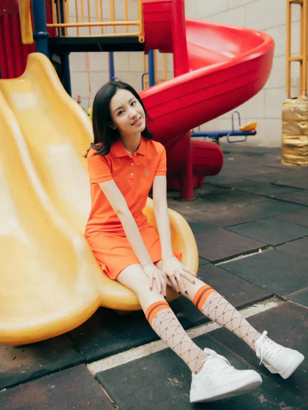 陈都灵近期穿搭