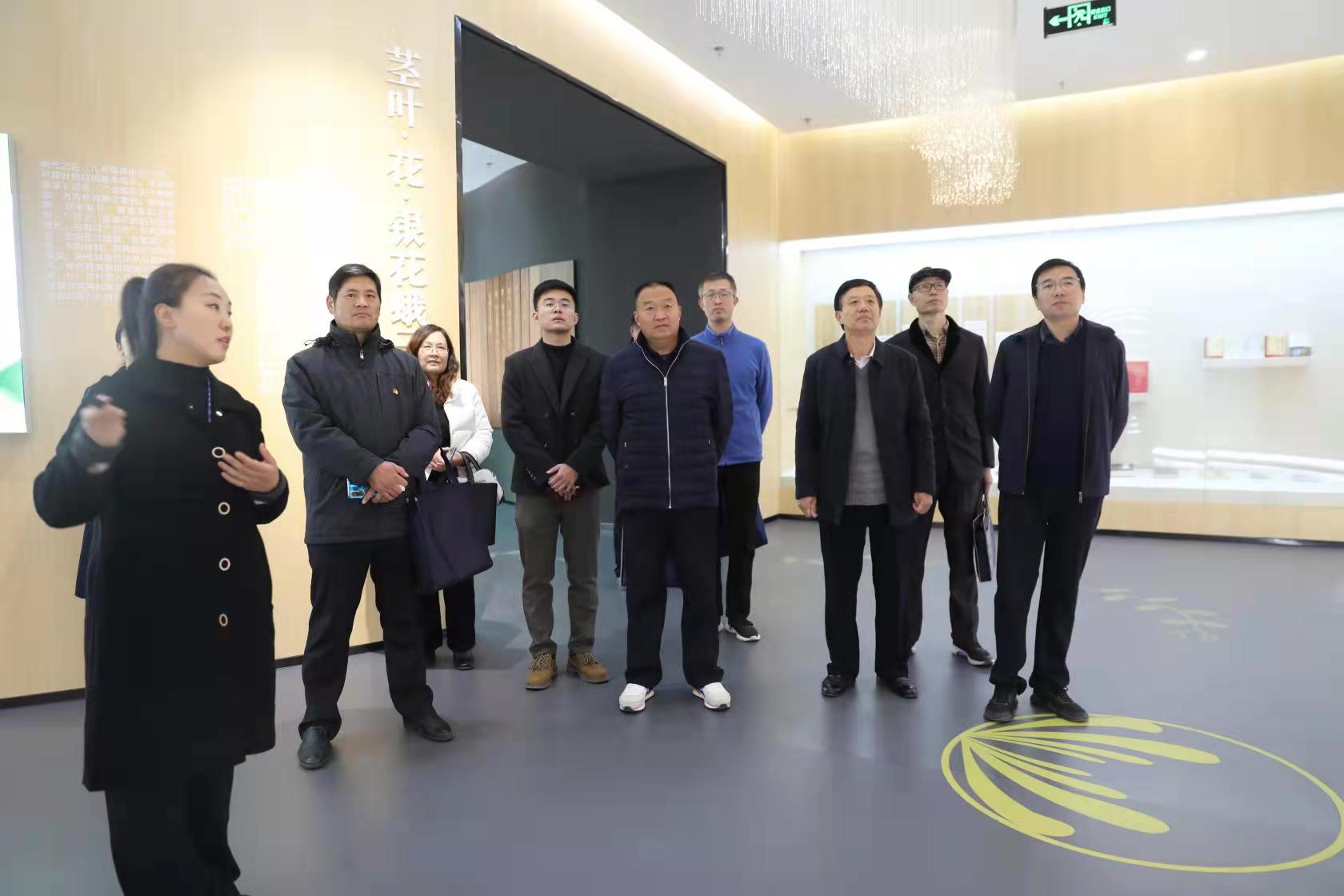 郑城镇组织开展省派第一书记现场观摩活动