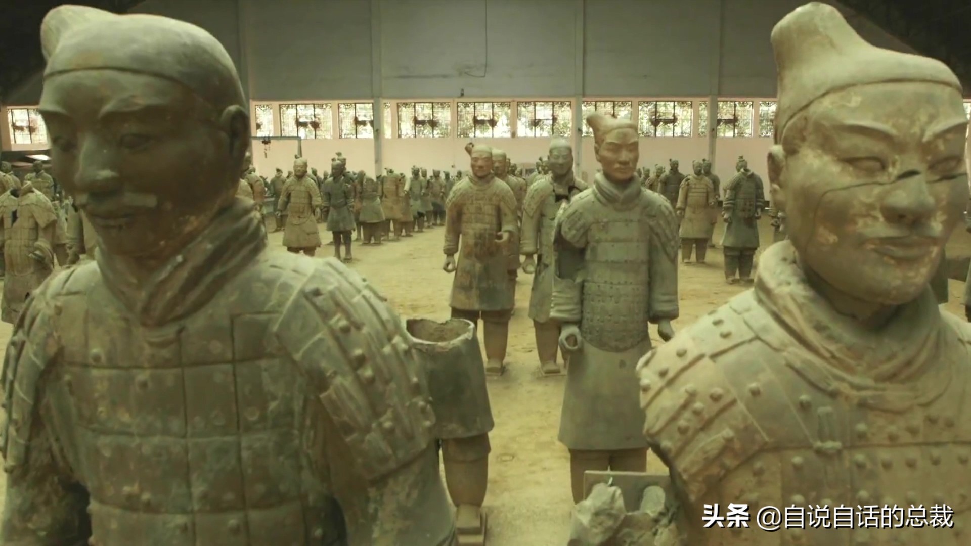为什么兵马俑会涂装蓝色超导材料？竟然读出不可思议的黑科技故事