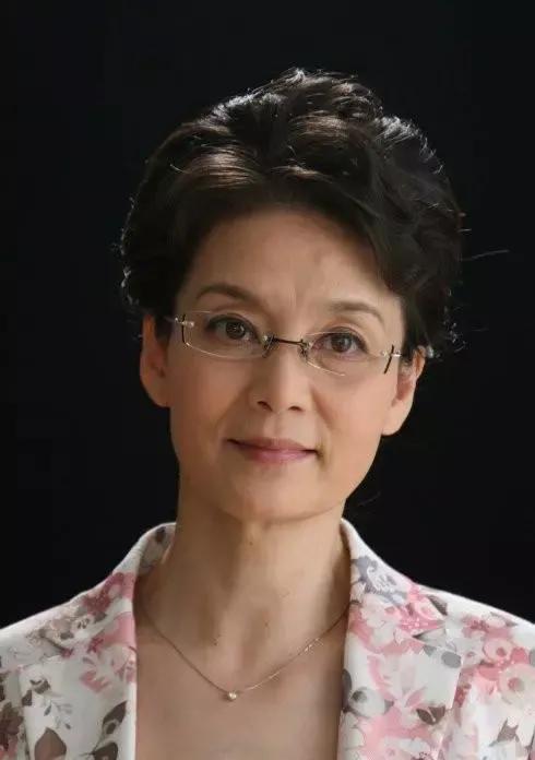 5位“妈妈专业户”演员：天生一张贵气脸，养尊处优，演不了穷人