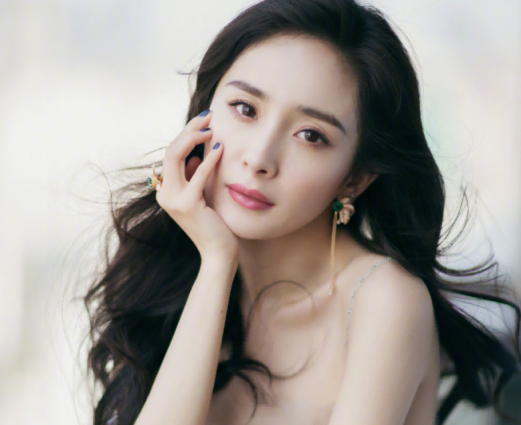 同样是“厚刘海”，把杨紫胡冰卿和杨幂放在一起，差别不止一点