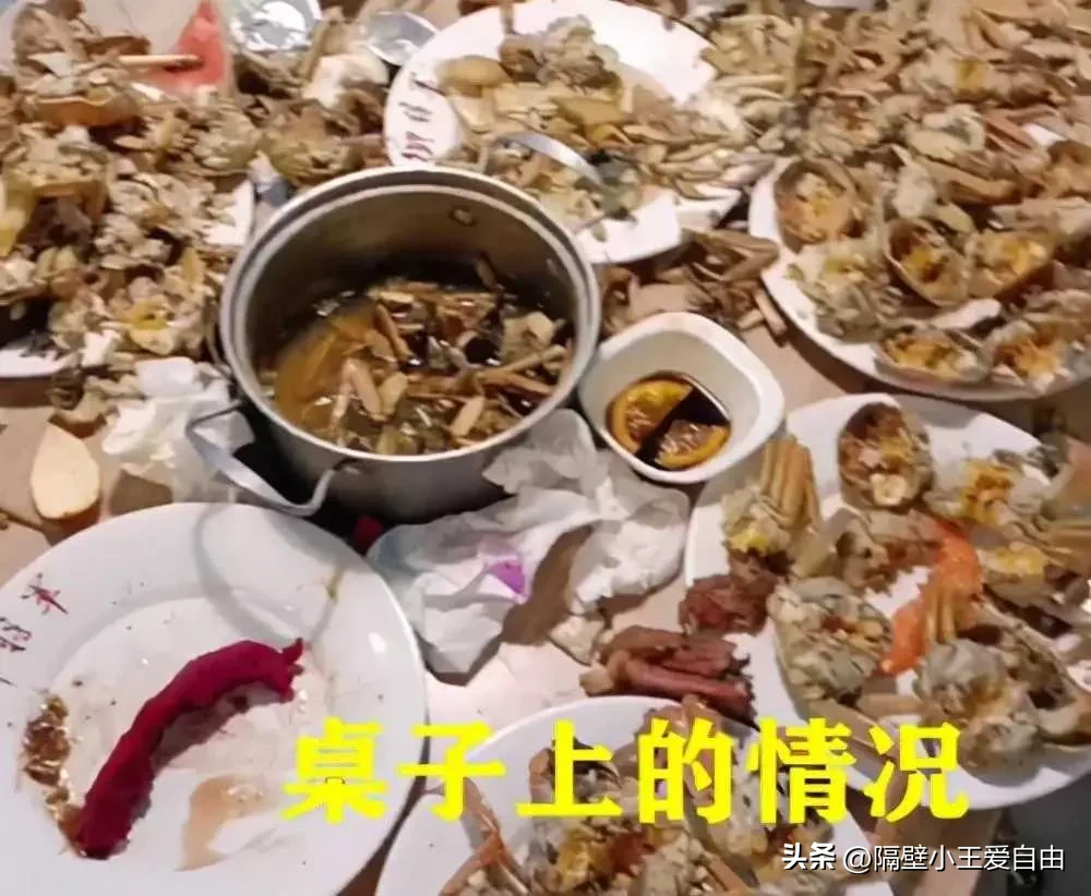 吃得干干净净，连蟹腿都要吃掉的人，那是穷人的吃法坐标江苏徐州，一自助餐厅内