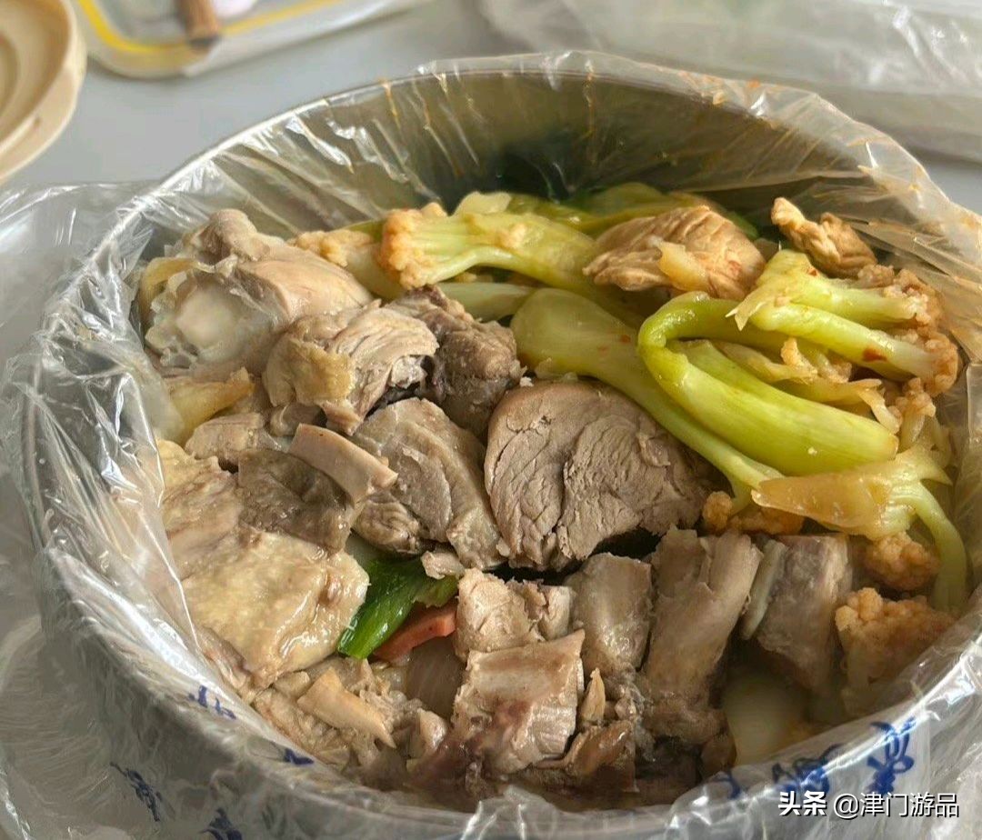 天津大学生确诊新冠，全校同学封闭管理，宿舍封寝生活如何？