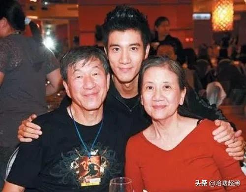 李靓蕾用八条重点撕开了王力宏“肮脏不堪”的私生活