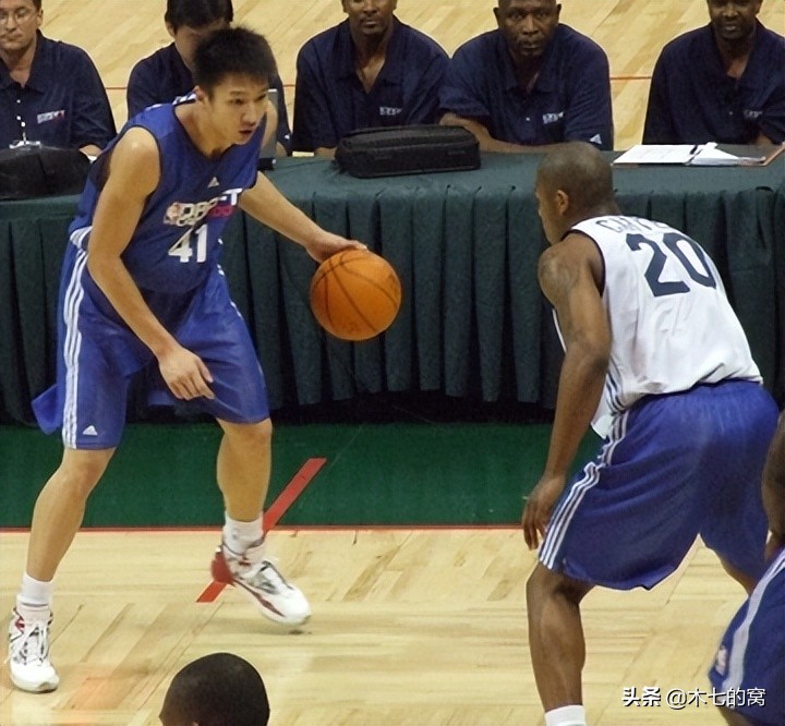 nba受邀国内明星有哪些(中国球员NBA选秀，姚明赶时间，阿联进小绿屋，孙悦奔波…)