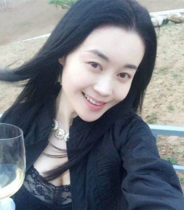 化妆师关婷娜：从未拜师赵本山，他是我的“伯乐”，不是我的男友