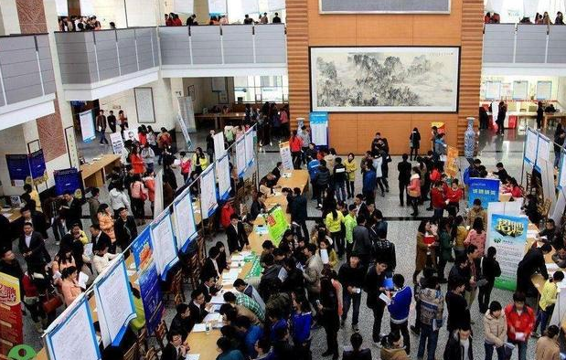 毕业生薪资冲上热搜，本科生平均起薪5825元，硕士生高达1万以上