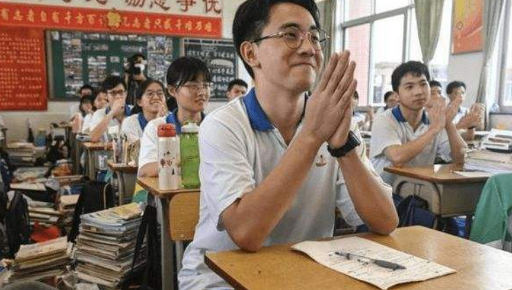 到了高三后半段才明白，补课和不补课的差距，幸好自己选对了