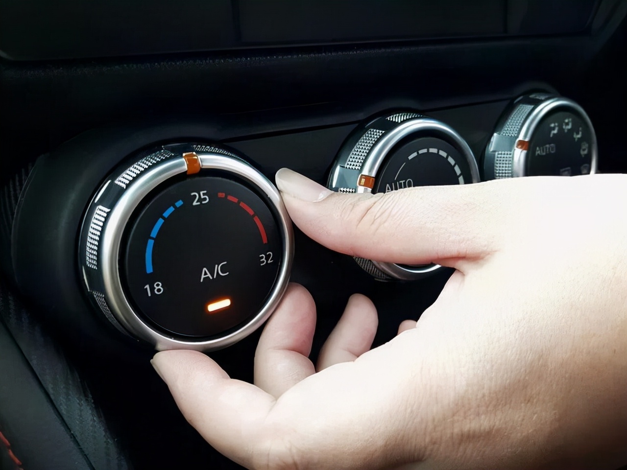 汽车开启制热功能，需要启用A/C键吗