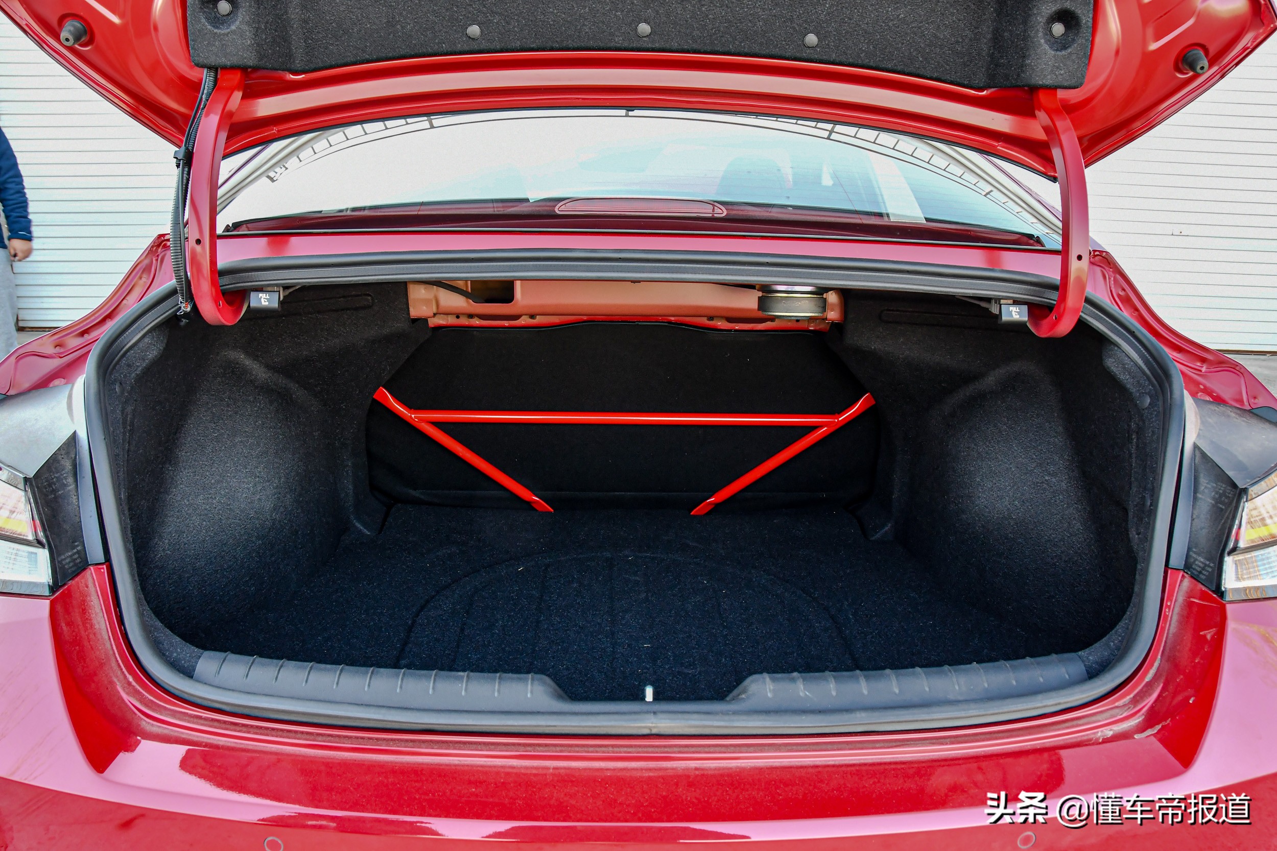 试驾｜激发最原始驾控欲望，用伊兰特N征服赛道是种什么体验？