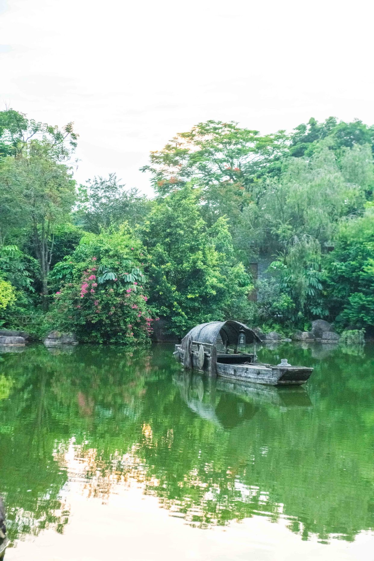 广东超美的禅修酒店，全红木客房“巨豪气” ，尽显东方建筑之美