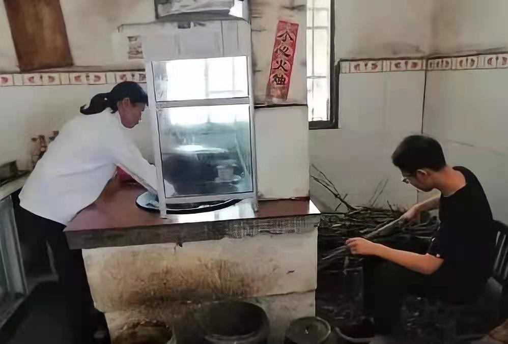 “寒门学子”江群：一家6口靠母亲养活，高考681分圆梦清华