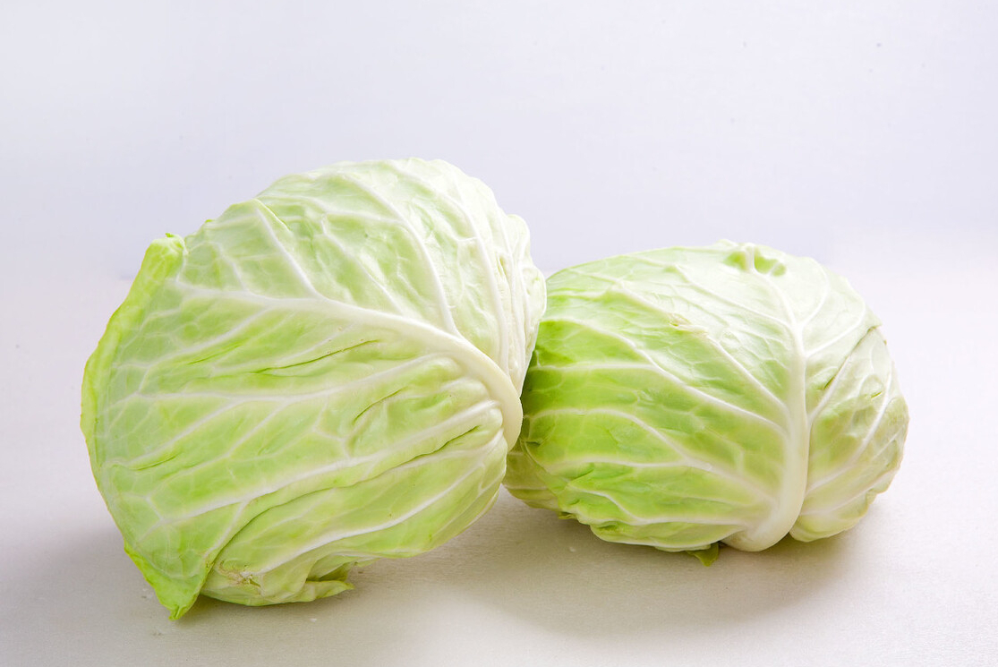 包菜中含有大量的纤维素和维生素,它们可以消化,促进胃肠道的蠕动第5