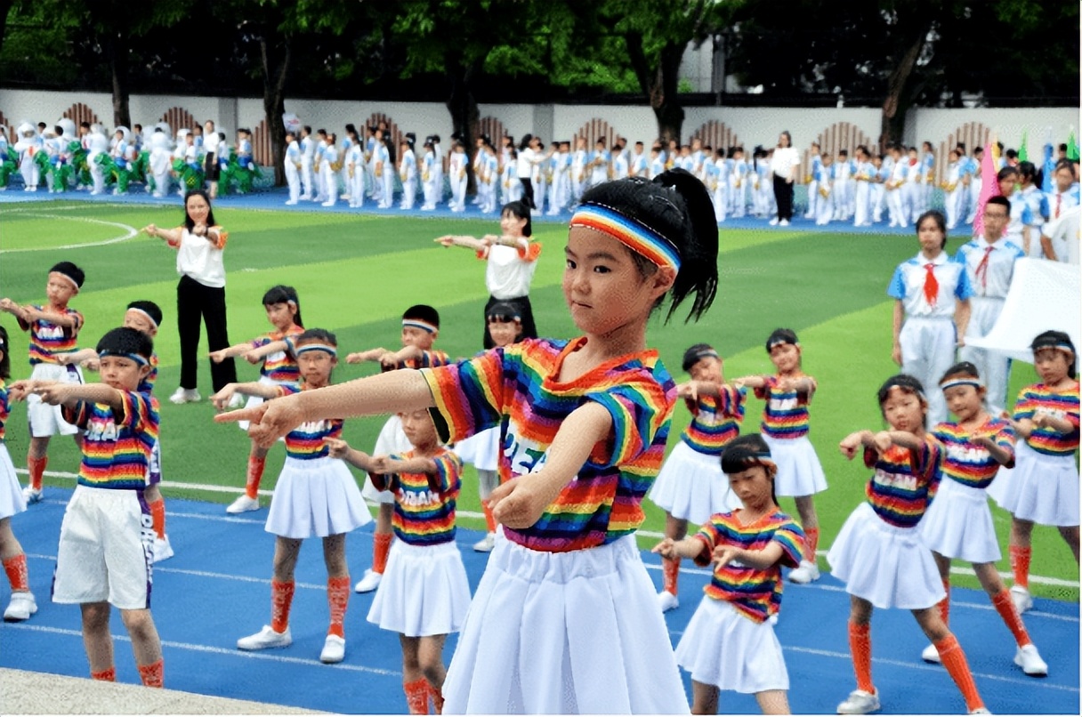 重庆市江北区鲤鱼池小学田径运动会启幕(图2)