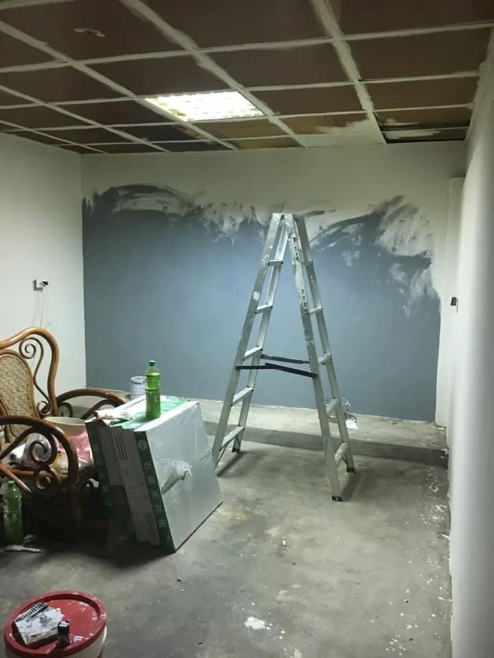 租屋族爆改农村破旧老屋，客厅瞬间有颜，房东都想收回