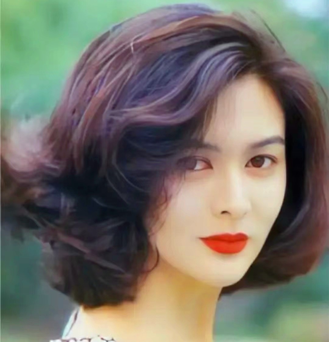 颜值说丢就丢，曾经一眼万年，今成路人大妈，这些女星好难认了