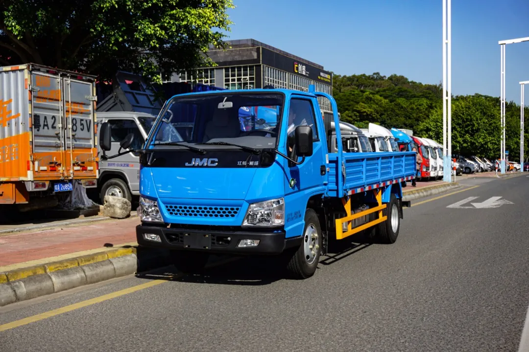 ��������Ϲ��ڱ�2.5L������������ȫ��˳���Ῠ�����ж�ǿ����